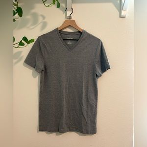 Goodfellow vneck tee